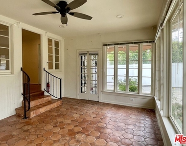 203 N Doheny Drive - Photo Thumbnail 14