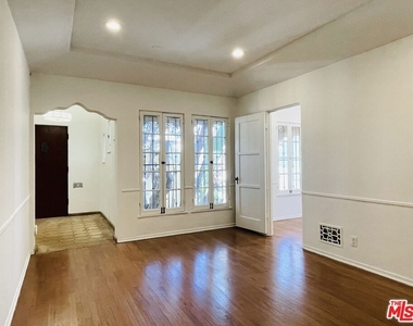 203 N Doheny Drive - Photo Thumbnail 7