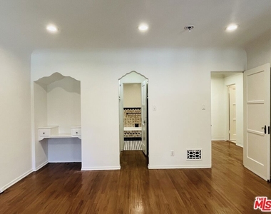 203 N Doheny Drive - Photo Thumbnail 16