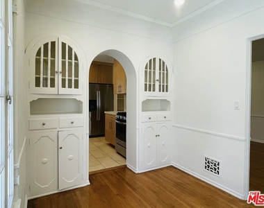 203 N Doheny Drive - Photo Thumbnail 9
