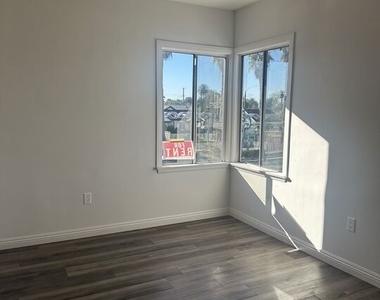 1613 Exposition Boulevard - Photo Thumbnail 6