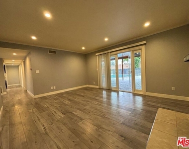 13047 Macneil Street - Photo Thumbnail 6