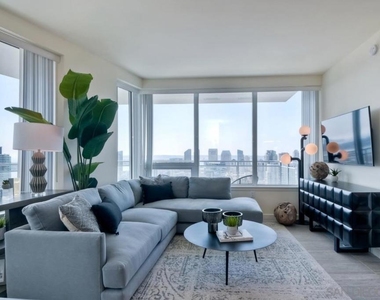 424 15th St - Photo Thumbnail 5