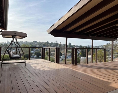 10423 Madrid Way - Photo Thumbnail 2
