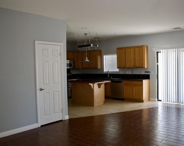 30932 Osceola Place - Photo Thumbnail 8