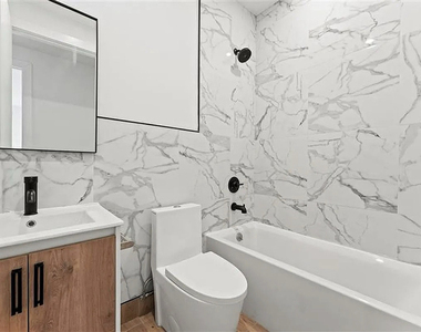 147 Stanhope Street - Photo Thumbnail 3