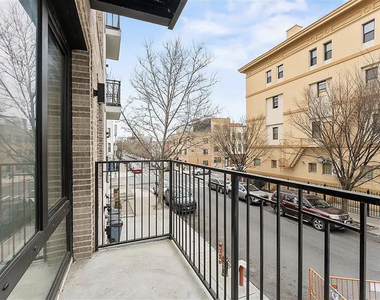 147 Stanhope Street - Photo Thumbnail 4