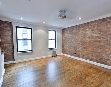 East 100th Street - Photo Thumbnail 3