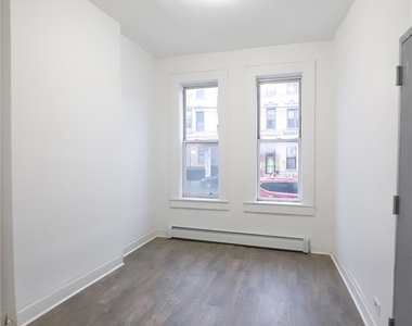 72-08 Forest Avenue - Photo Thumbnail 6