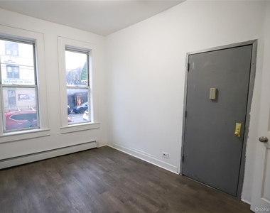 72-08 Forest Avenue - Photo Thumbnail 1