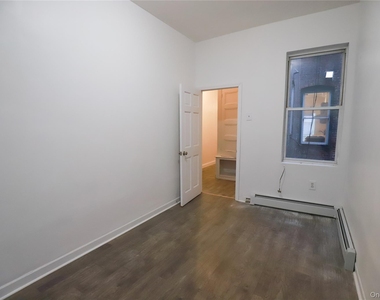 72-08 Forest Avenue - Photo Thumbnail 7