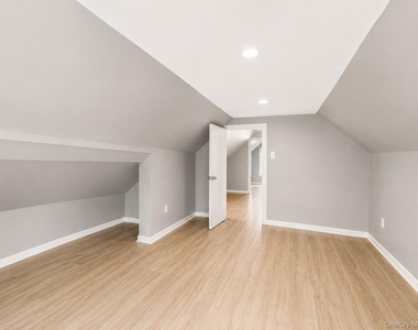 83 Lyon Place - Photo Thumbnail 22