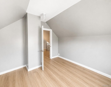 83 Lyon Place - Photo Thumbnail 20
