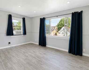 83 Lyon Place - Photo Thumbnail 4