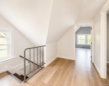 83 Lyon Place - Photo Thumbnail 17
