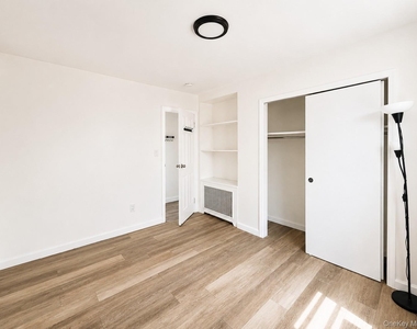 83 Lyon Place - Photo Thumbnail 10