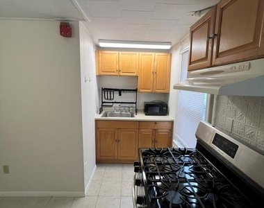 418 Christian Herald Road - Photo Thumbnail 4