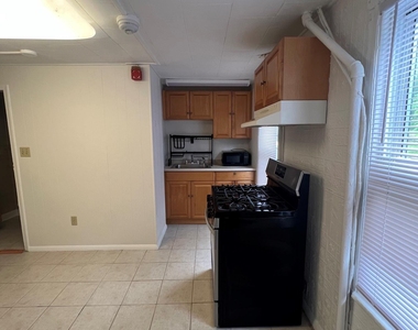 418 Christian Herald Road - Photo Thumbnail 5