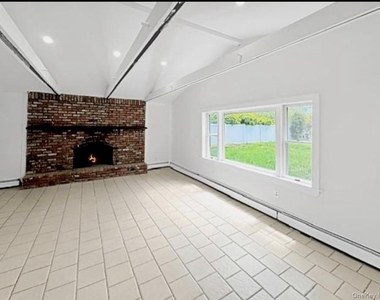 342 Versa Place - Photo Thumbnail 4