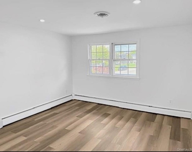 342 Versa Place - Photo Thumbnail 10