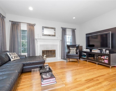 7 Hopkins Lane - Photo Thumbnail 6