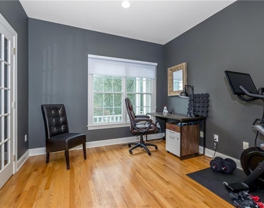 7 Hopkins Lane - Photo Thumbnail 11