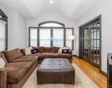 7 Hopkins Lane - Photo Thumbnail 3