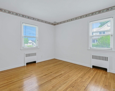 24 Grover Avenue - Photo Thumbnail 16