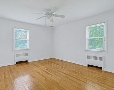 24 Grover Avenue - Photo Thumbnail 14