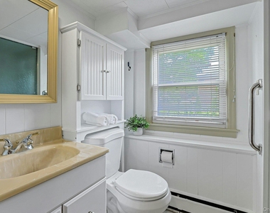 24 Grover Avenue - Photo Thumbnail 22