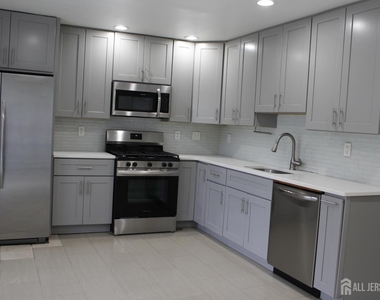 82 Washington Avenue - Photo Thumbnail 7