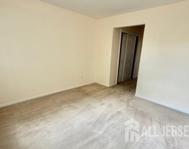 1125 Waterford Drive - Photo Thumbnail 22