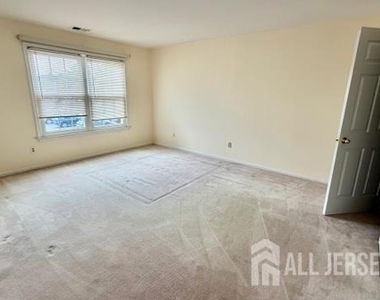 1125 Waterford Drive - Photo Thumbnail 7