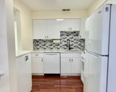 1125 Waterford Drive - Photo Thumbnail 14