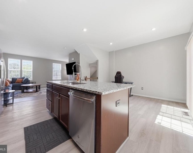 174 Ontario Drive - Photo Thumbnail 34