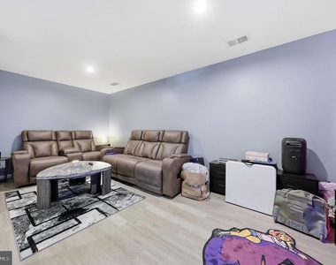 174 Ontario Drive - Photo Thumbnail 22