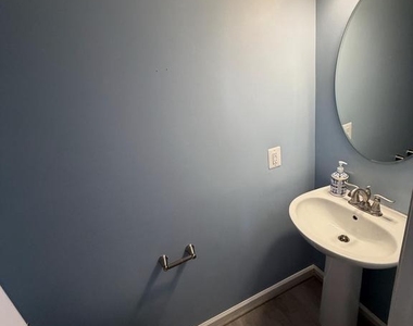 174 Ontario Drive - Photo Thumbnail 4