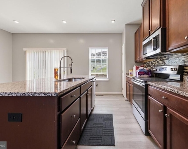 174 Ontario Drive - Photo Thumbnail 35