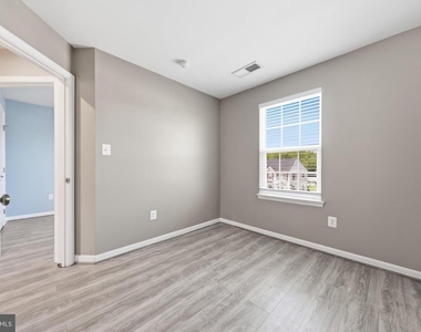 174 Ontario Drive - Photo Thumbnail 52