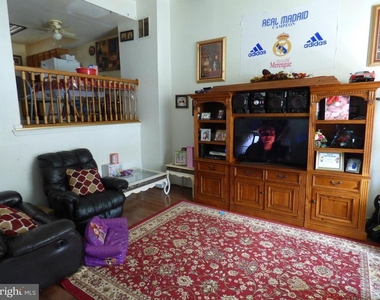 8333 Ivy Glen Court - Photo Thumbnail 1
