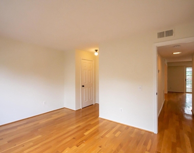 120 Fort Evans Road Se - Photo Thumbnail 13