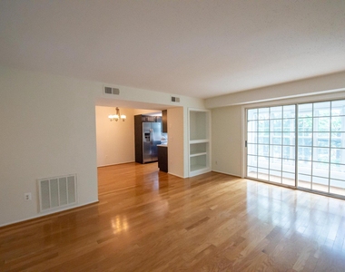 120 Fort Evans Road Se - Photo Thumbnail 3