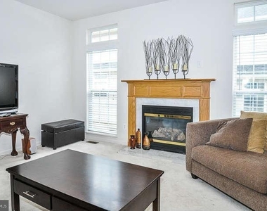 9910 East Hill Drive - Photo Thumbnail 7