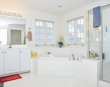 9910 East Hill Drive - Photo Thumbnail 8