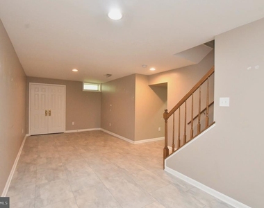 350 Copperfield Lane - Photo Thumbnail 12