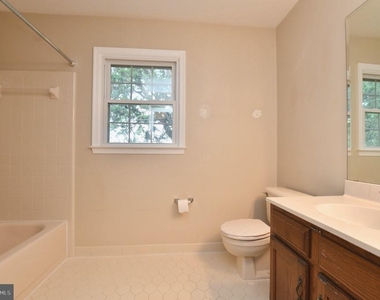 350 Copperfield Lane - Photo Thumbnail 10