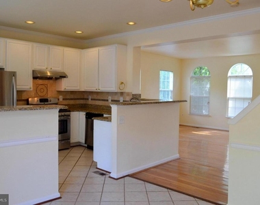 6863 Drifton Court - Photo Thumbnail 18