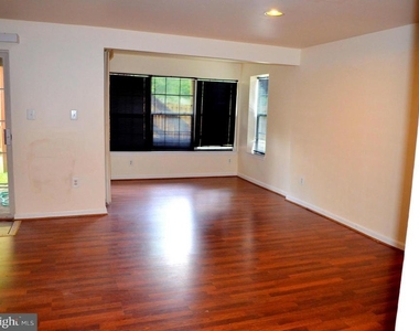 6863 Drifton Court - Photo Thumbnail 19