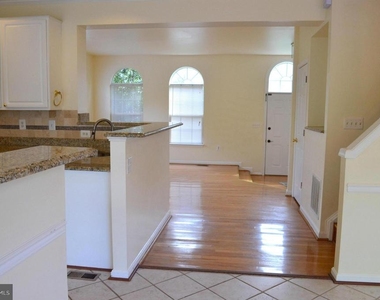 6863 Drifton Court - Photo Thumbnail 17