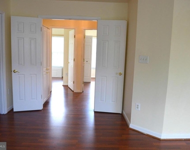 6863 Drifton Court - Photo Thumbnail 15